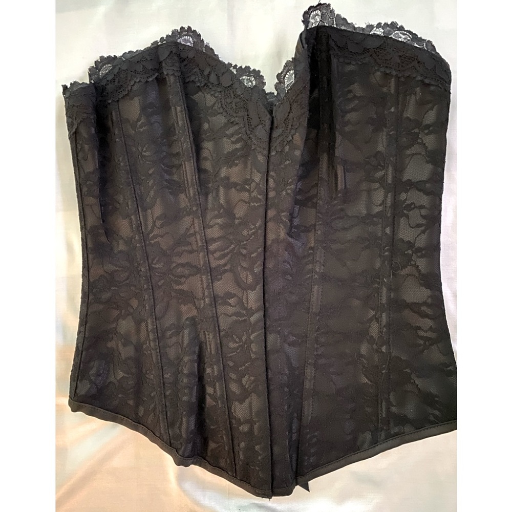 Black Lace Fashion Bustier Corset. NWOT